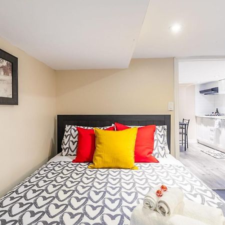 Newly Renovated - Cozy 1Br Apt With Netflix - Prime Location تورونتو المظهر الخارجي الصورة