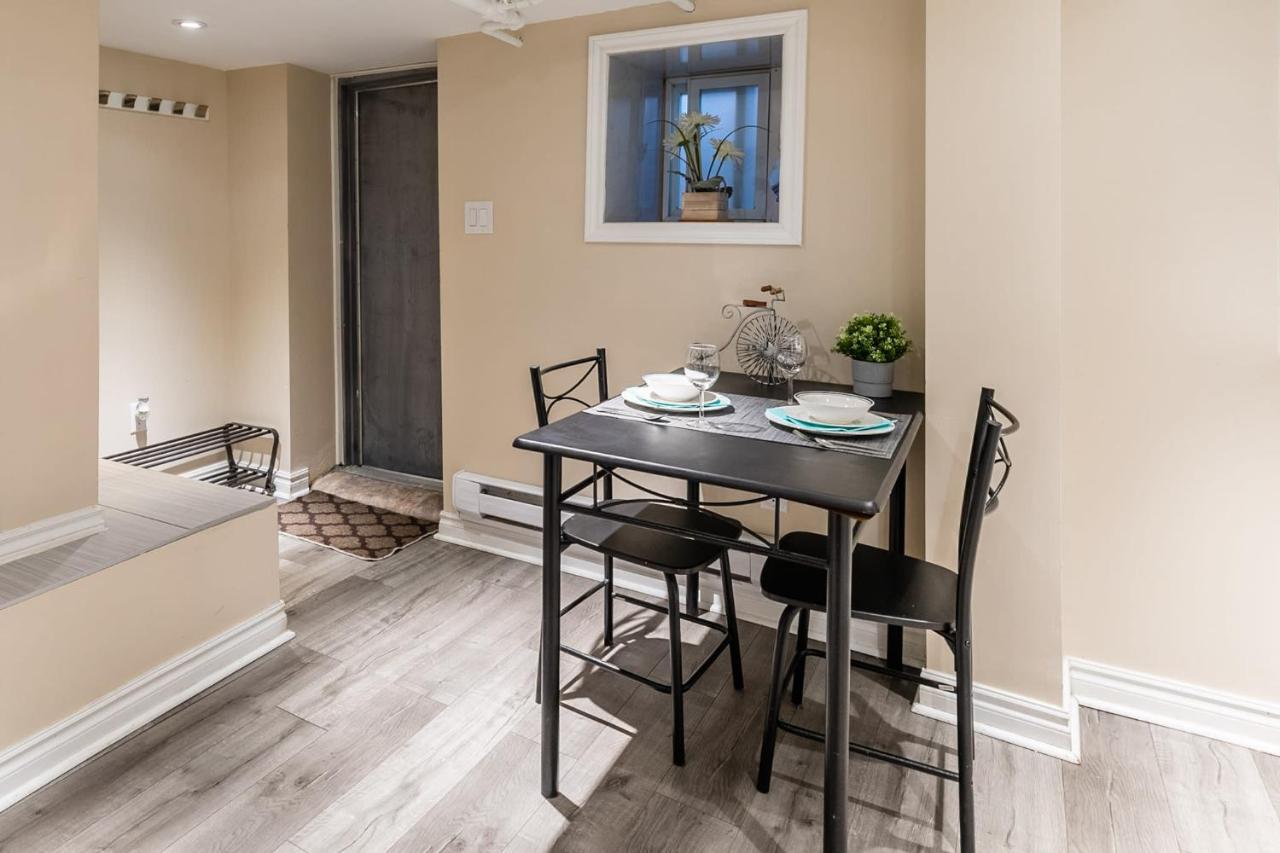Newly Renovated - Cozy 1Br Apt With Netflix - Prime Location تورونتو المظهر الخارجي الصورة