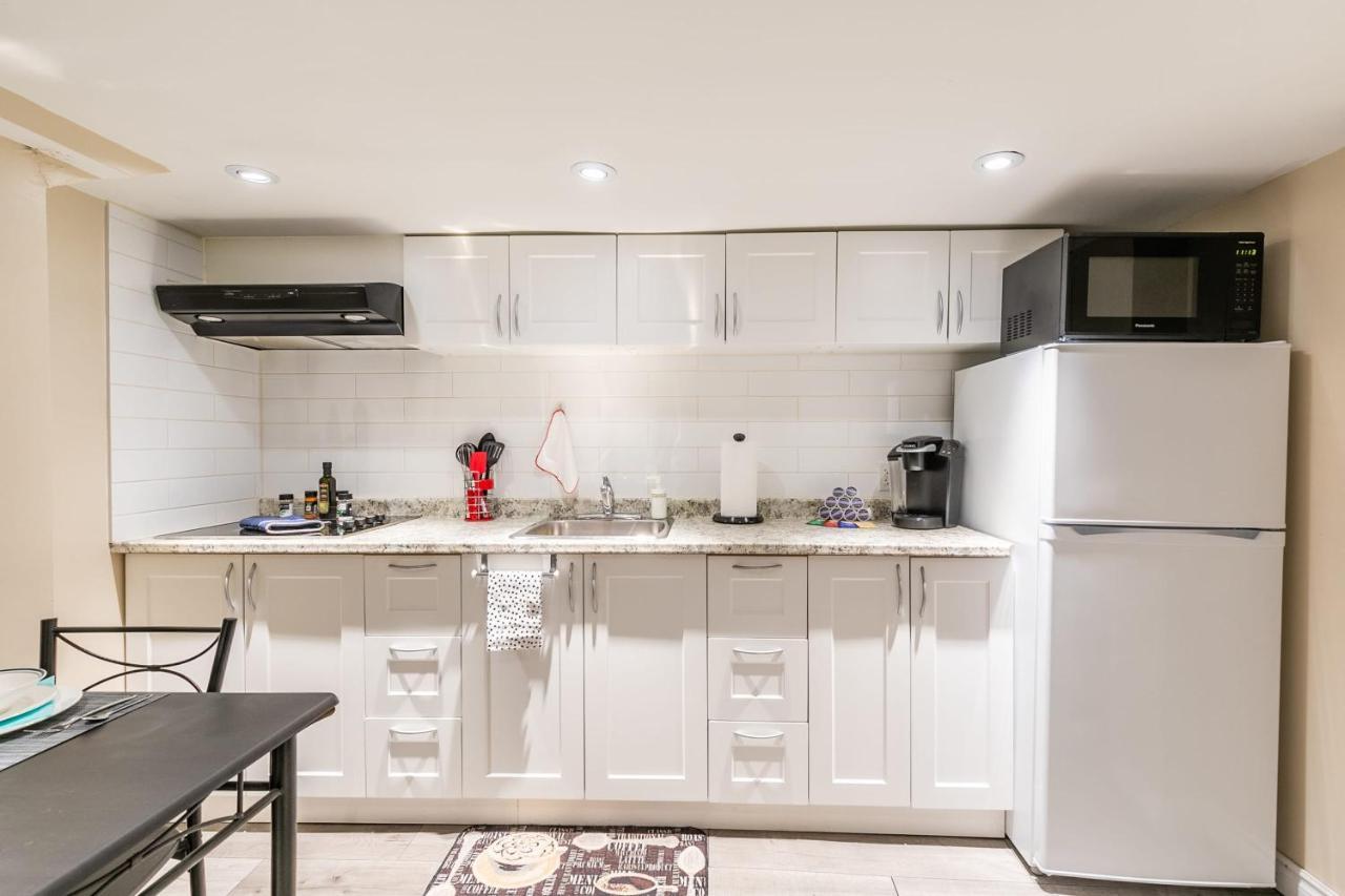 Newly Renovated - Cozy 1Br Apt With Netflix - Prime Location تورونتو المظهر الخارجي الصورة